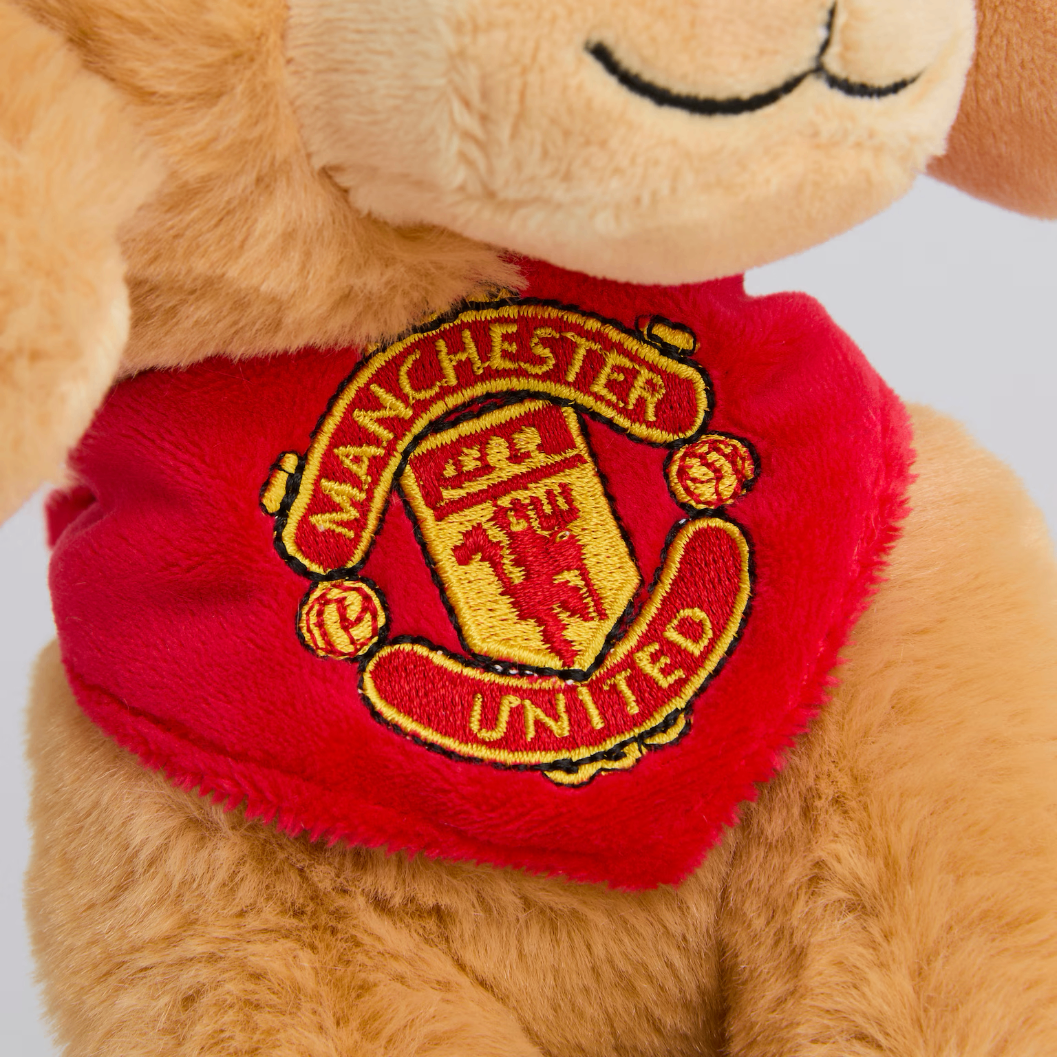Manchester United Dog Plush - crest detail